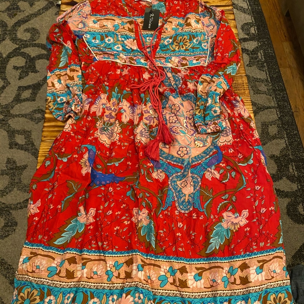 Long sleeve light and flowing maiden dress